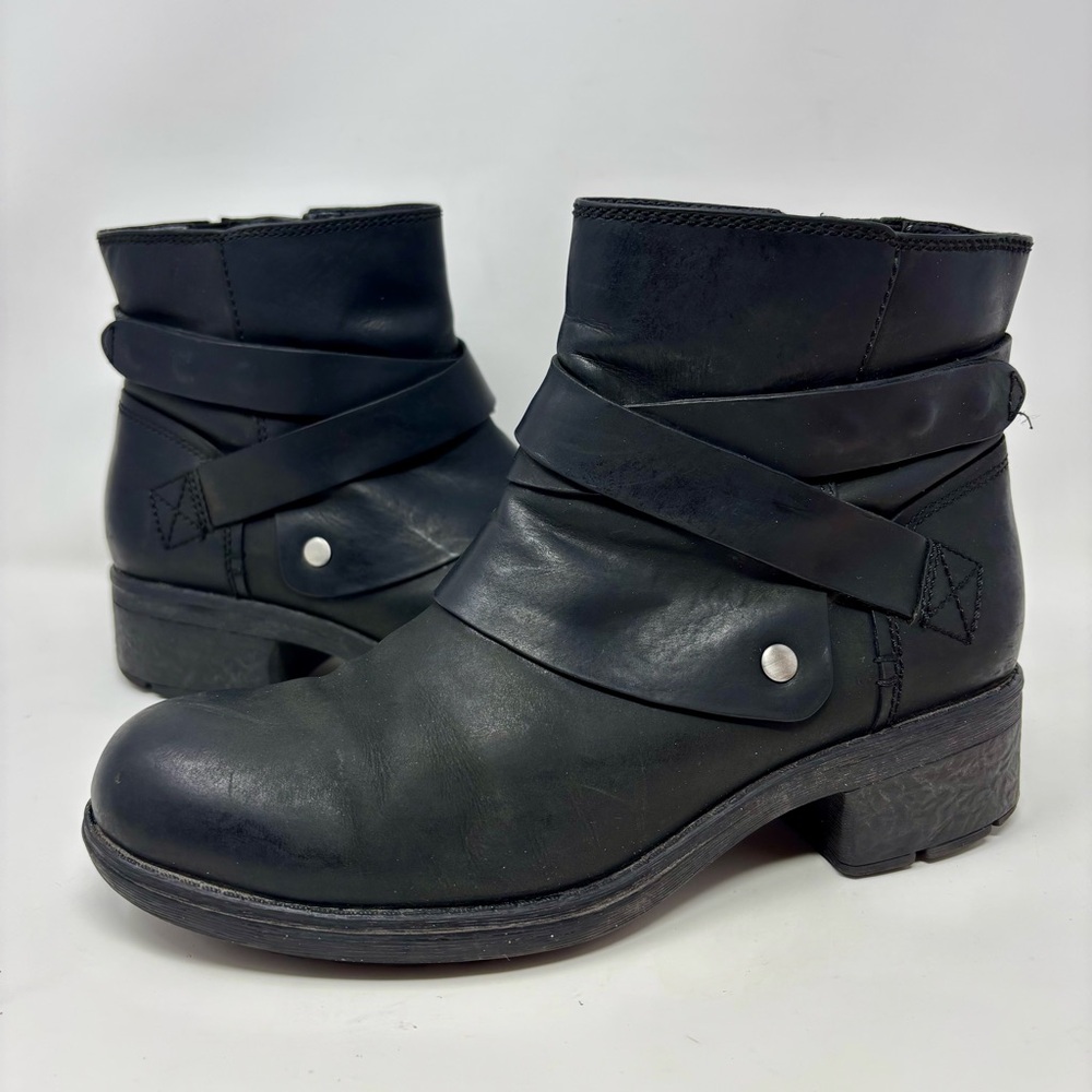 Clarks Mansi Calla Boots Black Leather Ankle Bootie Side Zip Moto Women’s 9.5